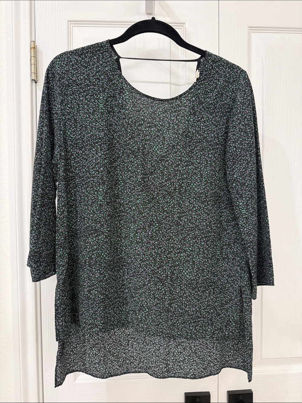 Wilfred Aritzia Abstract Print Open Back Tunic Blouse Green Size S